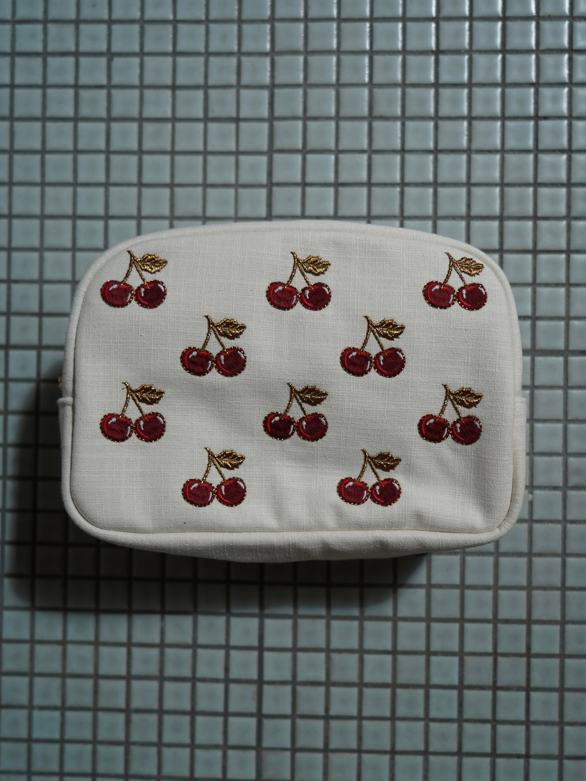aLORS Select【Elizabeth Scarlett】Cherries Cotton Makeup Bag - Cream