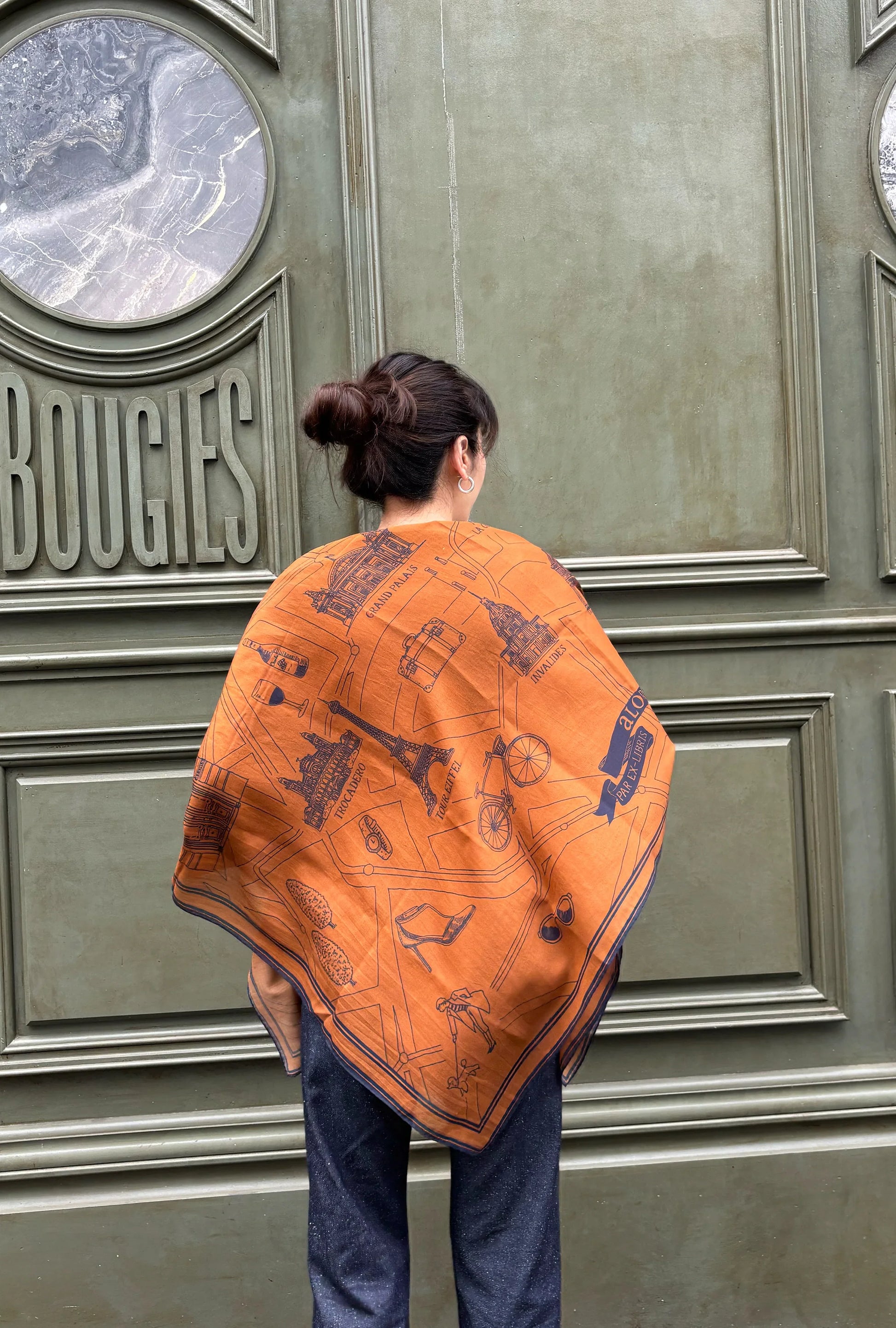 Foulard Ex-libris Paris x aLORS -une collaboration d’exception (キャメルx ネイビー) - aLORS online store