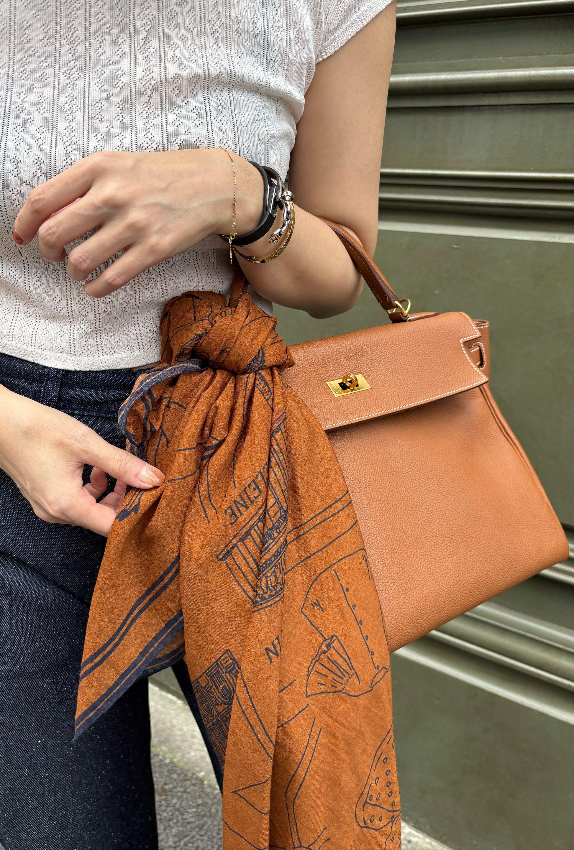 Foulard Ex-libris Paris x aLORS -une collaboration d’exception (キャメルx ネイビー) - aLORS online store