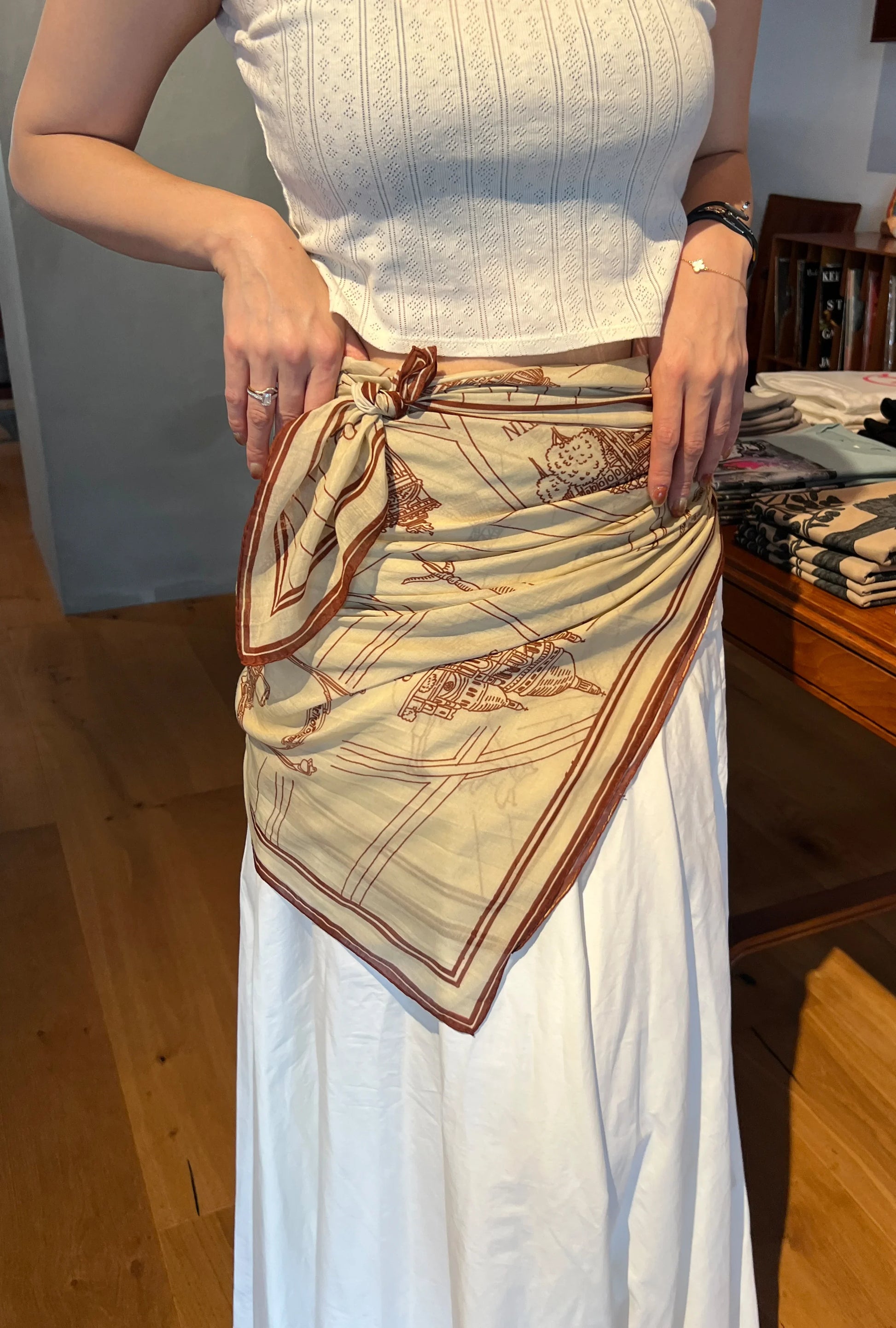 Foulard Ex-libris Paris x aLORS -une collaboration d’exception (アイボリーxボルドー) - aLORS online store