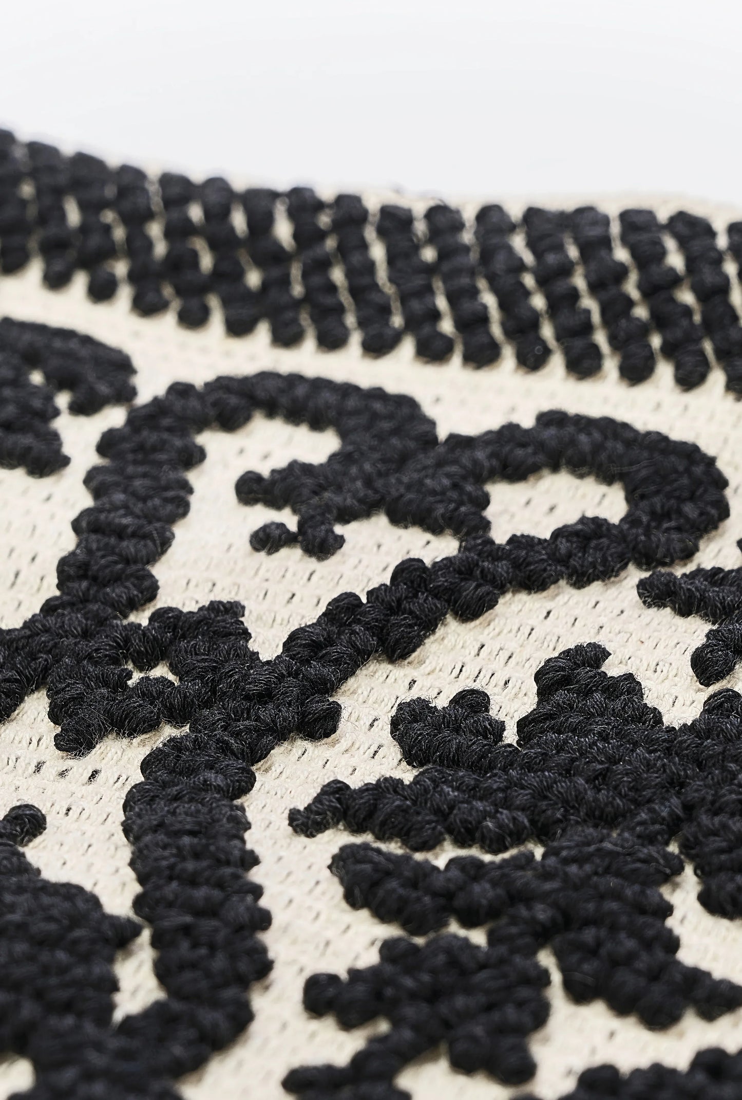 Tote Fiocco lecceseトートフィオッコレッチェーゼネロ・ディ・セピア(黒) - aLORS online store