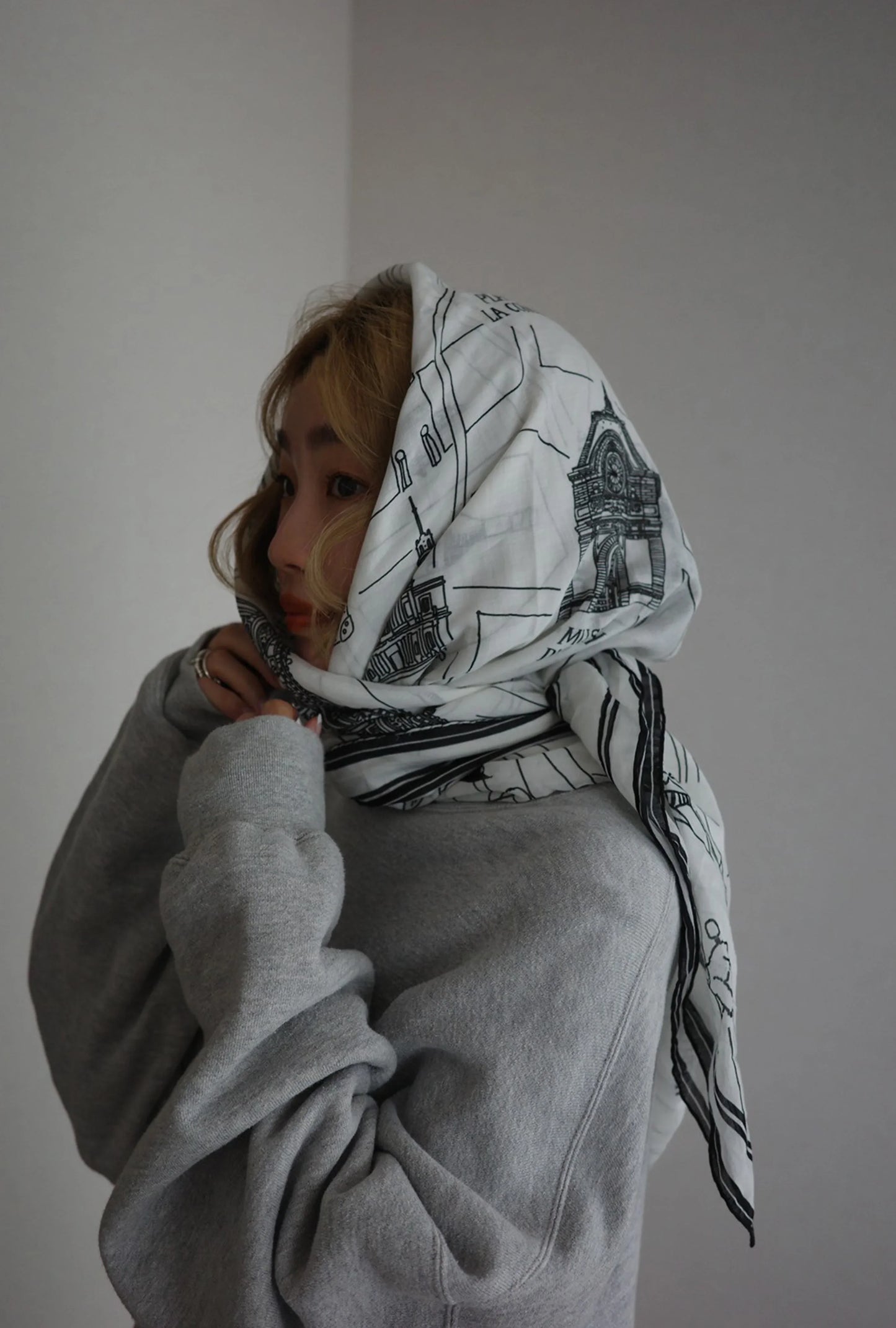 Foulard Ex-libris Paris x aLORS -une collaboration d’exception (ホワイトxブラック) - aLORS online store