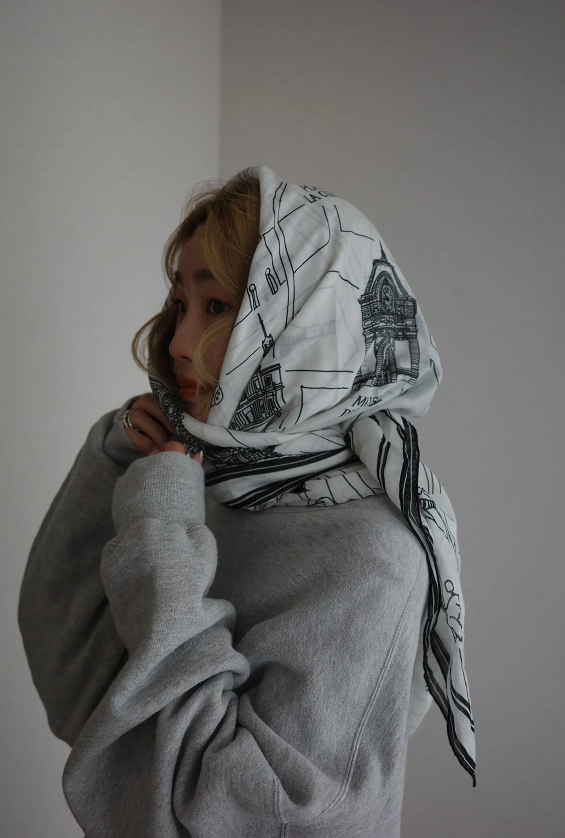 Foulard Ex-libris Paris x aLORS -une collaboration d’exception (ホワイトxブラック) - aLORS online store