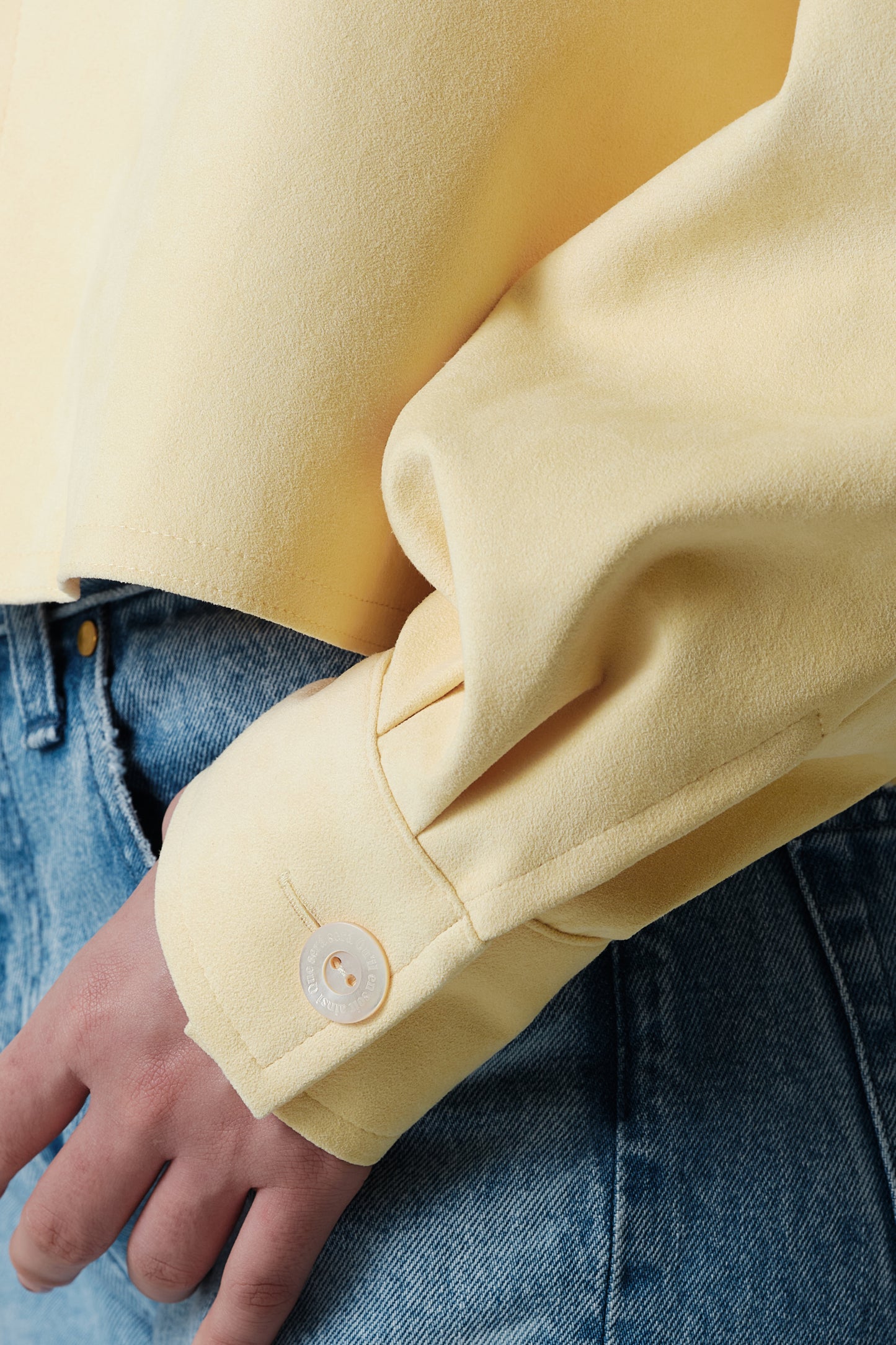 Veste courte en Alcantara Jaune Beurre