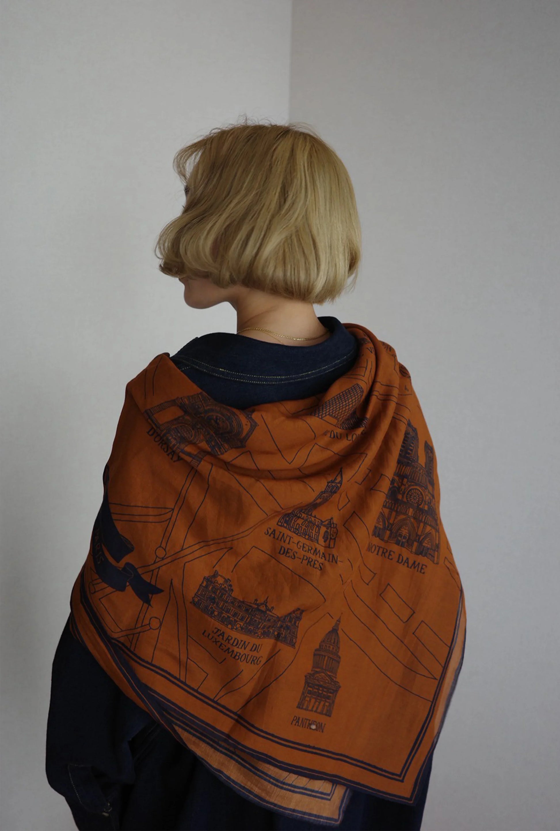 Foulard Ex-libris Paris x aLORS -une collaboration d’exception (キャメルx ネイビー) - aLORS online store
