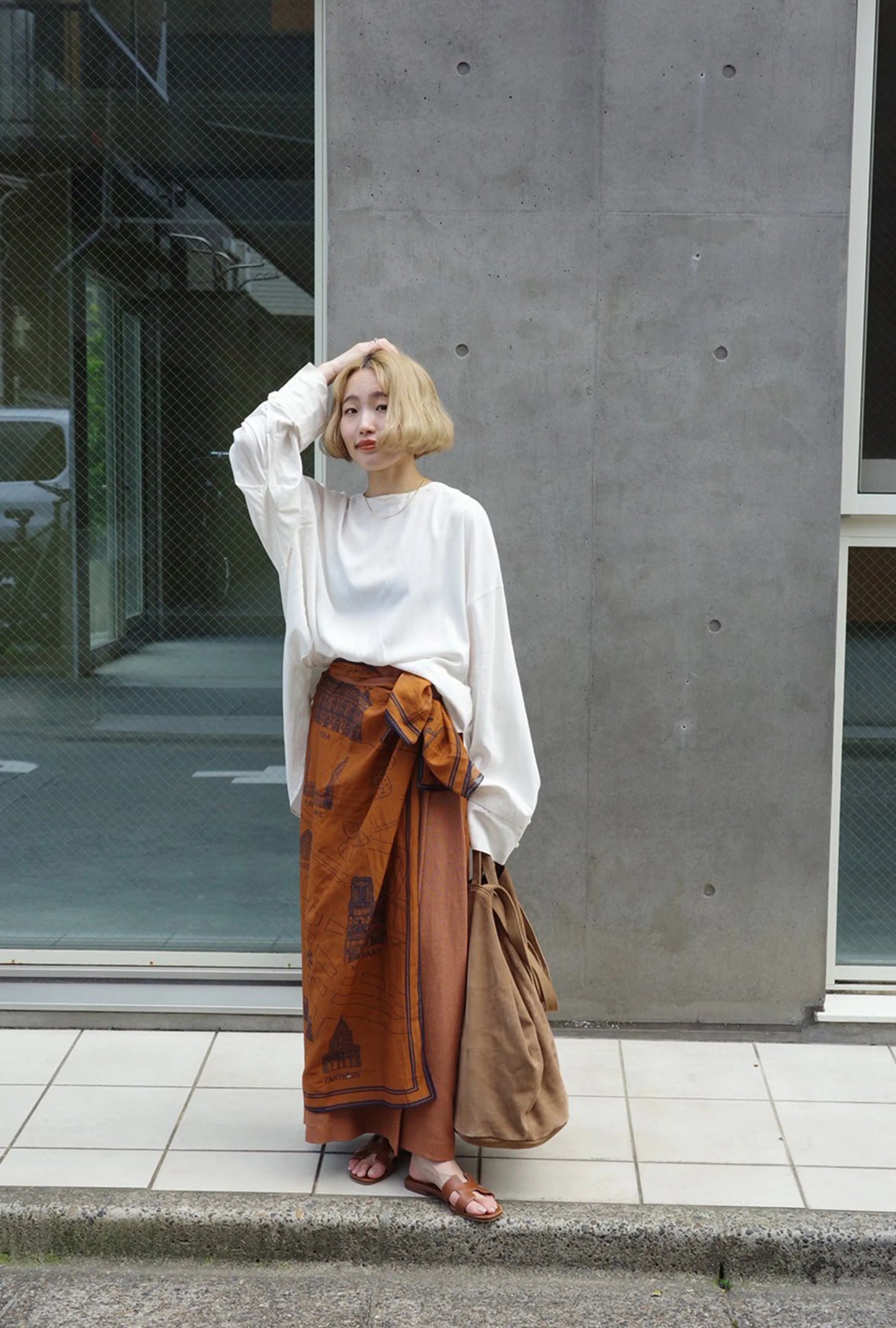 Foulard Ex-libris Paris x aLORS -une collaboration d’exception (キャメルx ネイビー) - aLORS online store