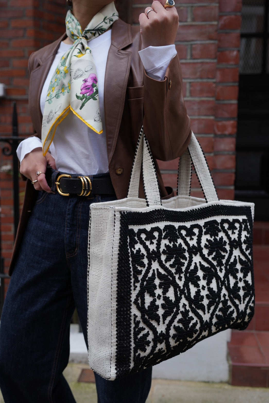 Tote Fiocco Leccese トートフィオッコレッチェーゼネロ・ディ・セピア(黒)