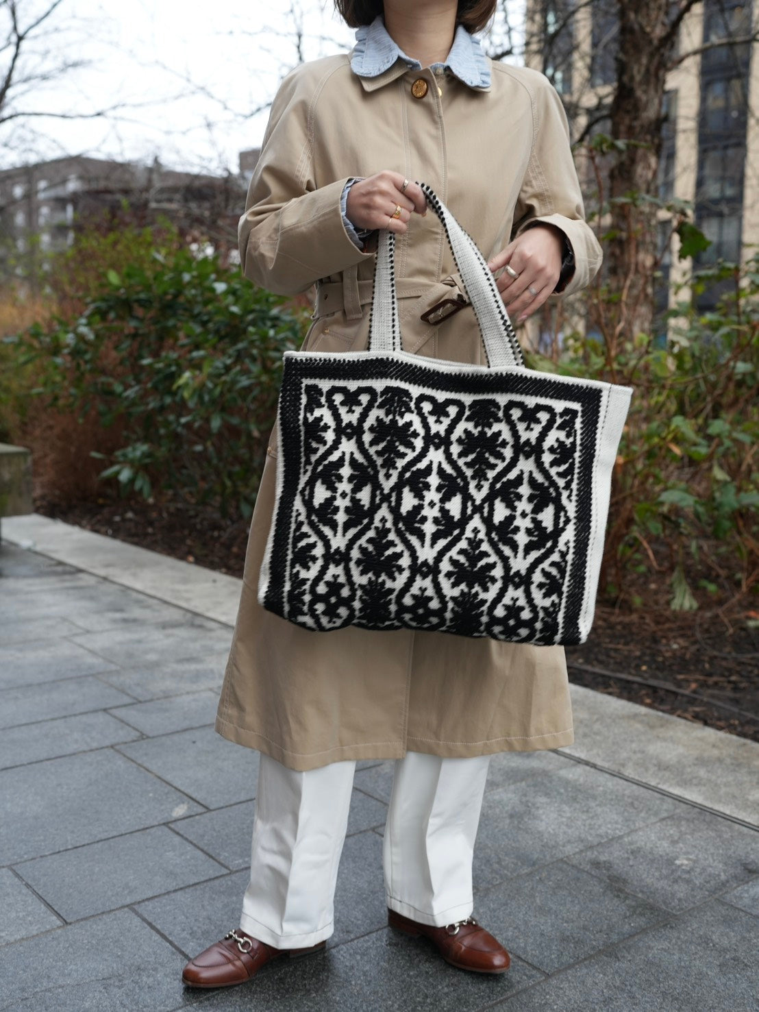 Tote Fiocco Leccese トートフィオッコレッチェーゼネロ・ディ・セピア(黒)