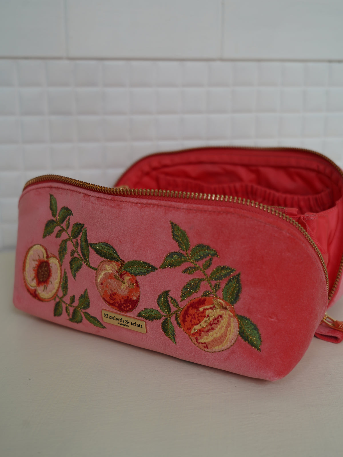 aLORS Select【Elizabeth Scarlett】Summer Peach Velvet Open Flat Makeup Bag - Spiced Coral