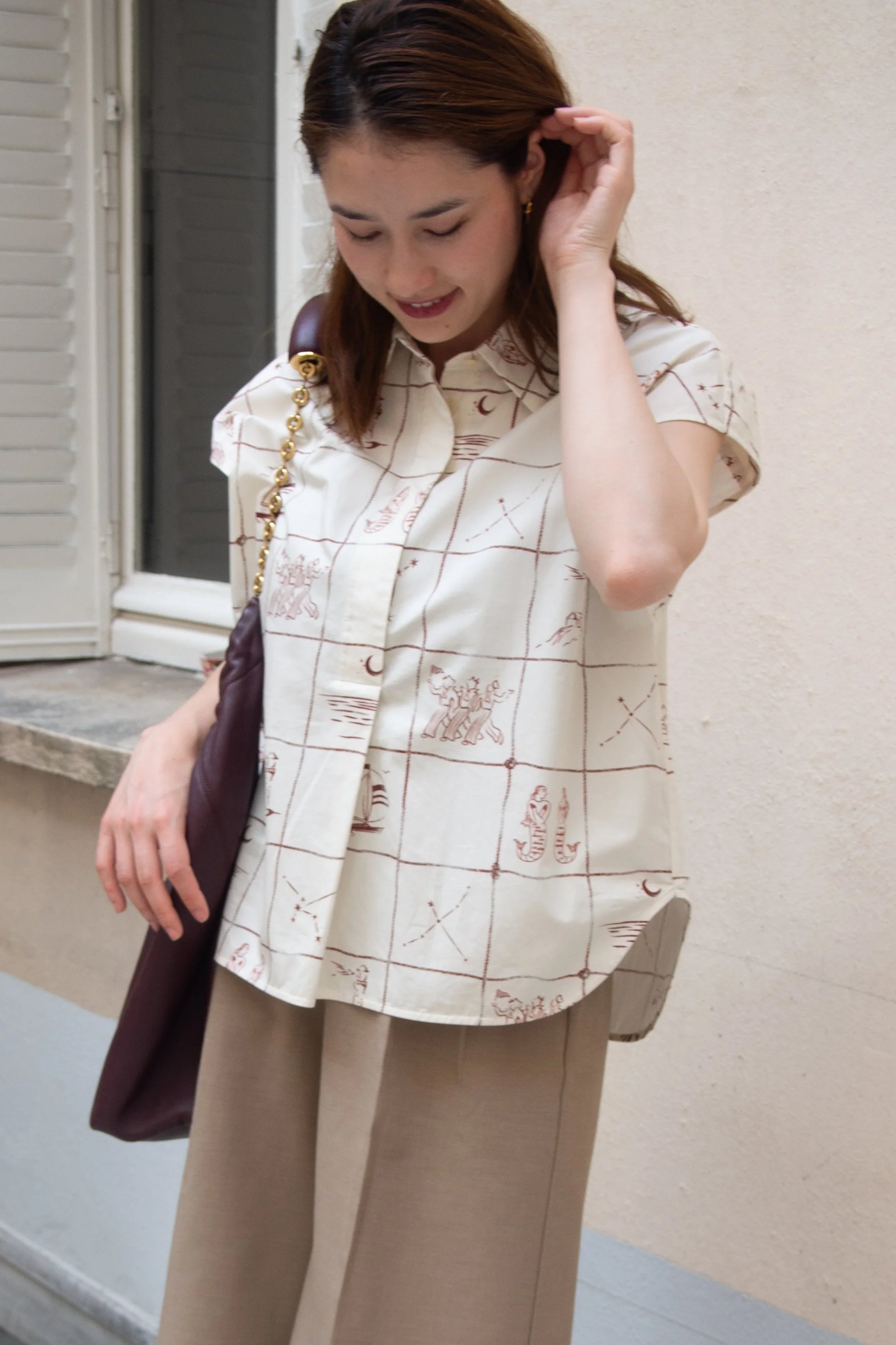 Chemise sans manches "Astrifera" Ivory × Bordeaux - aLORS online store