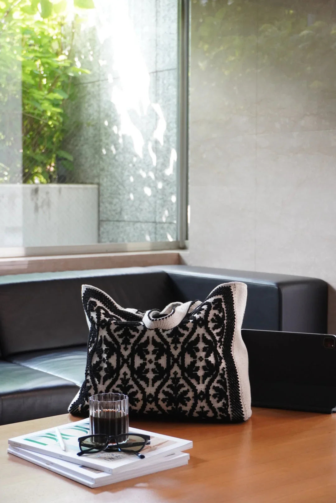 Tote Fiocco lecceseトートフィオッコレッチェーゼネロ・ディ・セピア(黒) - aLORS online store