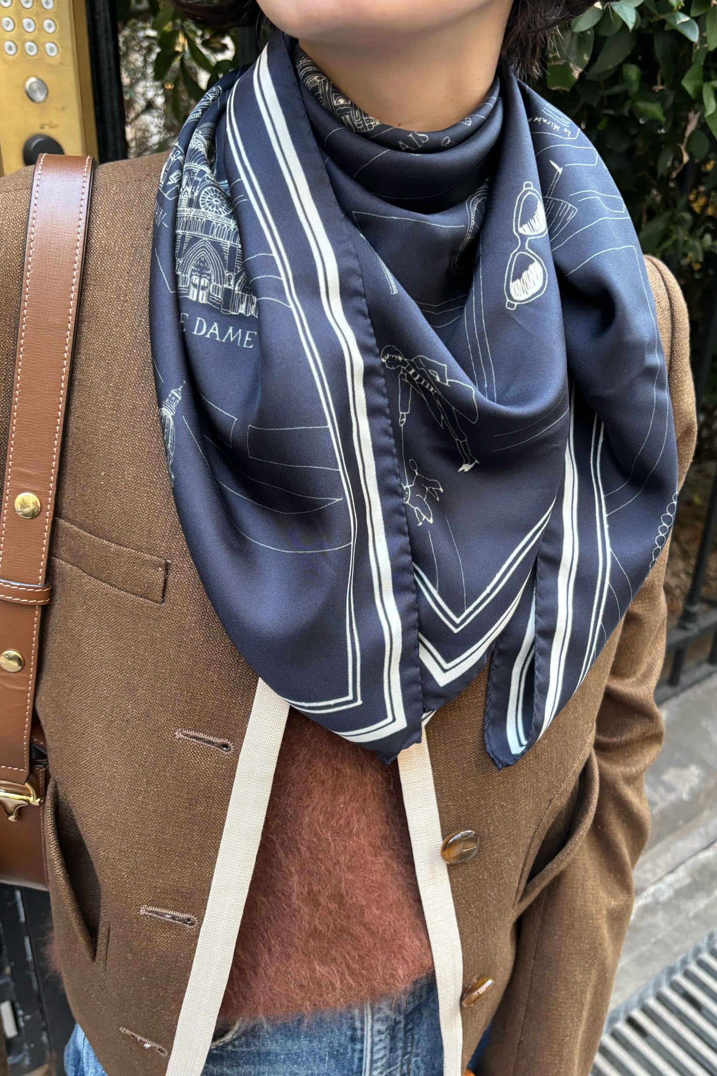 Foulard Ex-libris Paris x aLORS -une collaboration d’exception(ダークネイビーx アイボリー) 90x90cm