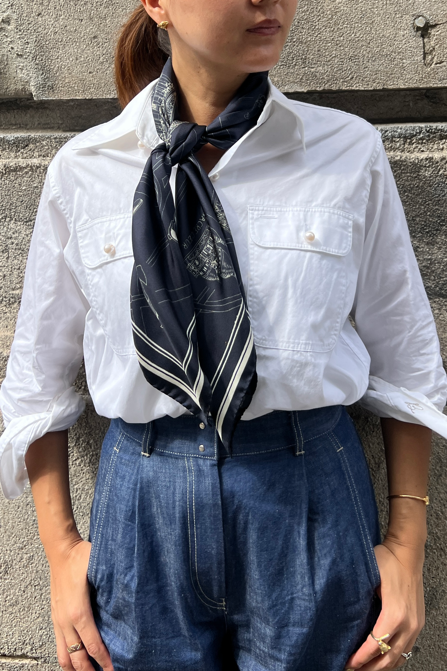 Foulard Ex-libris Paris x aLORS -une collaboration d’exception(ダークネイビーx アイボリー) 90x90cm