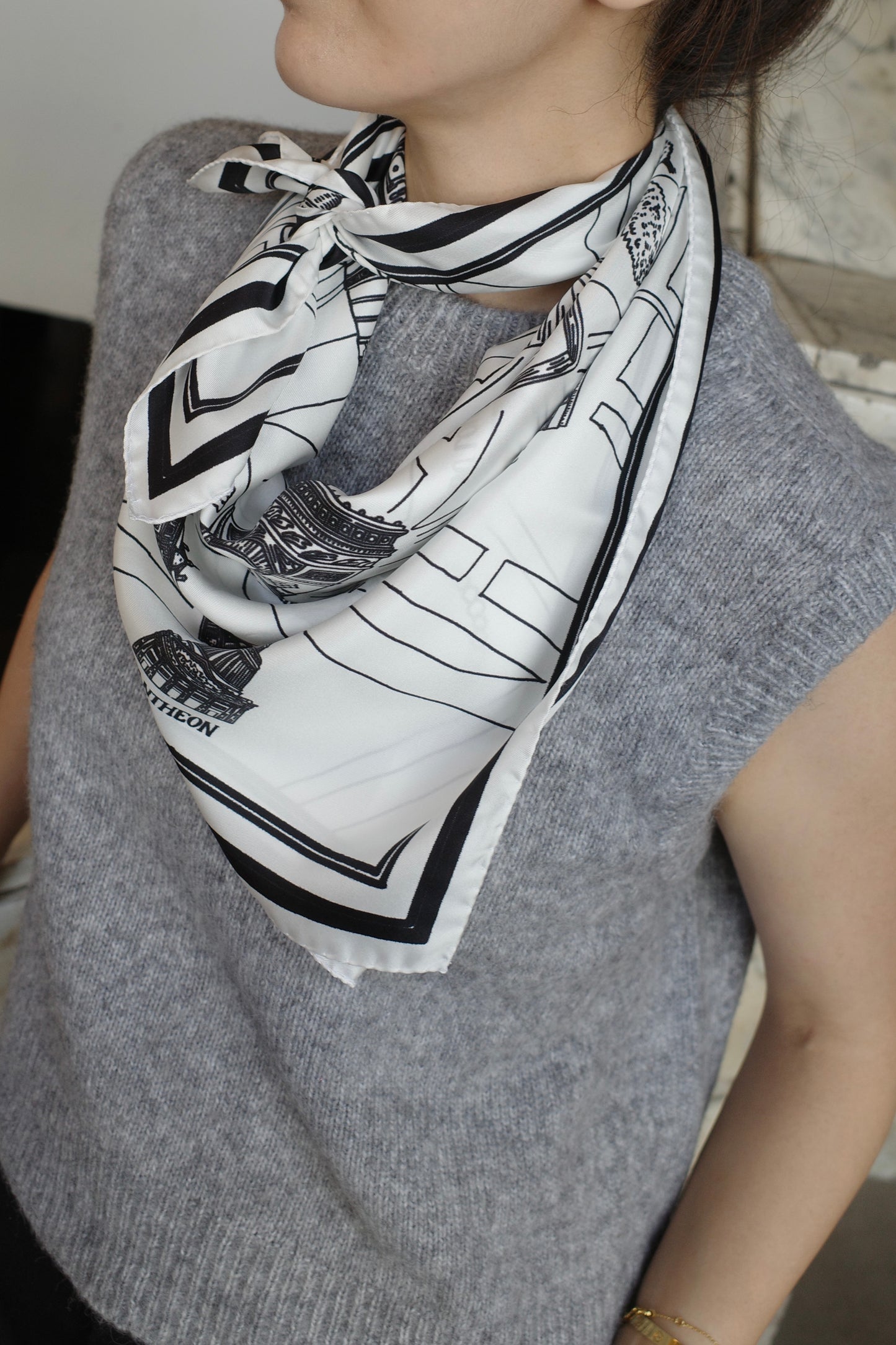 Foulard Ex-libris Paris x aLORS-une collaboration d’exception(ホワイトxブラック)90x90cm