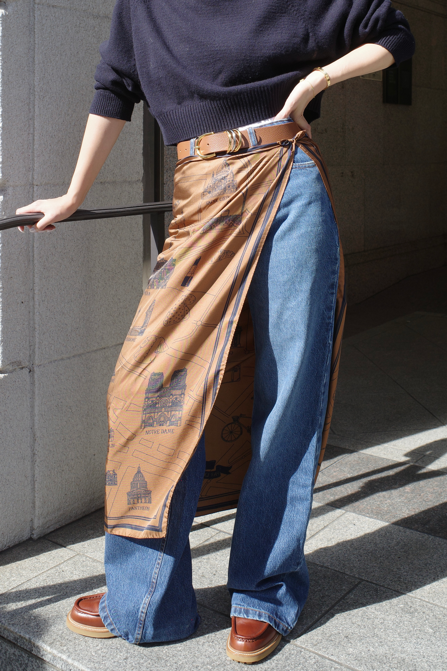 Foulard Ex-libris Paris x aLORS -une collaboration d’exception (キャメルx ネイビー) 90x90cm