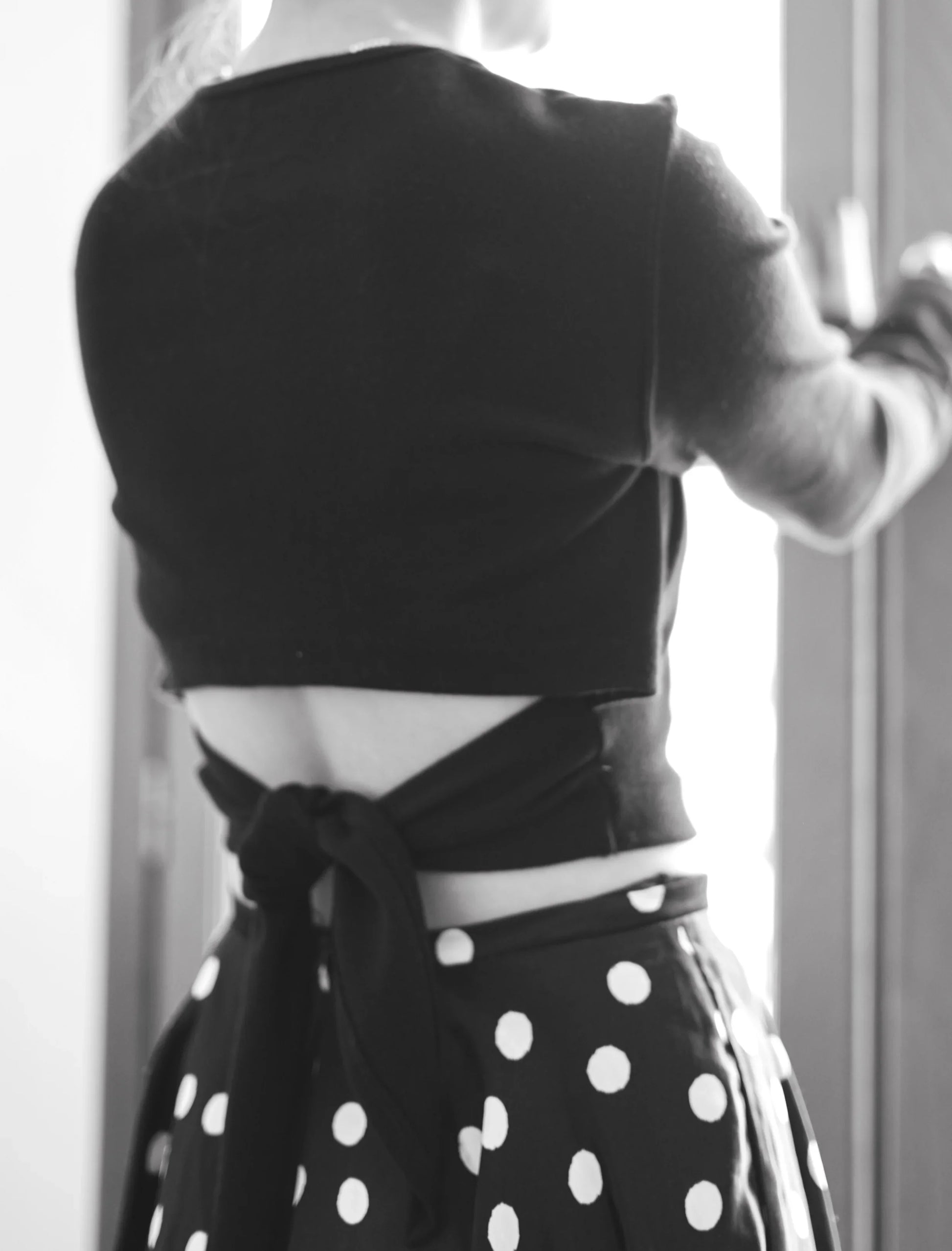 Haut court ouvert au dos Ondine ブラック　 - aLORS online store