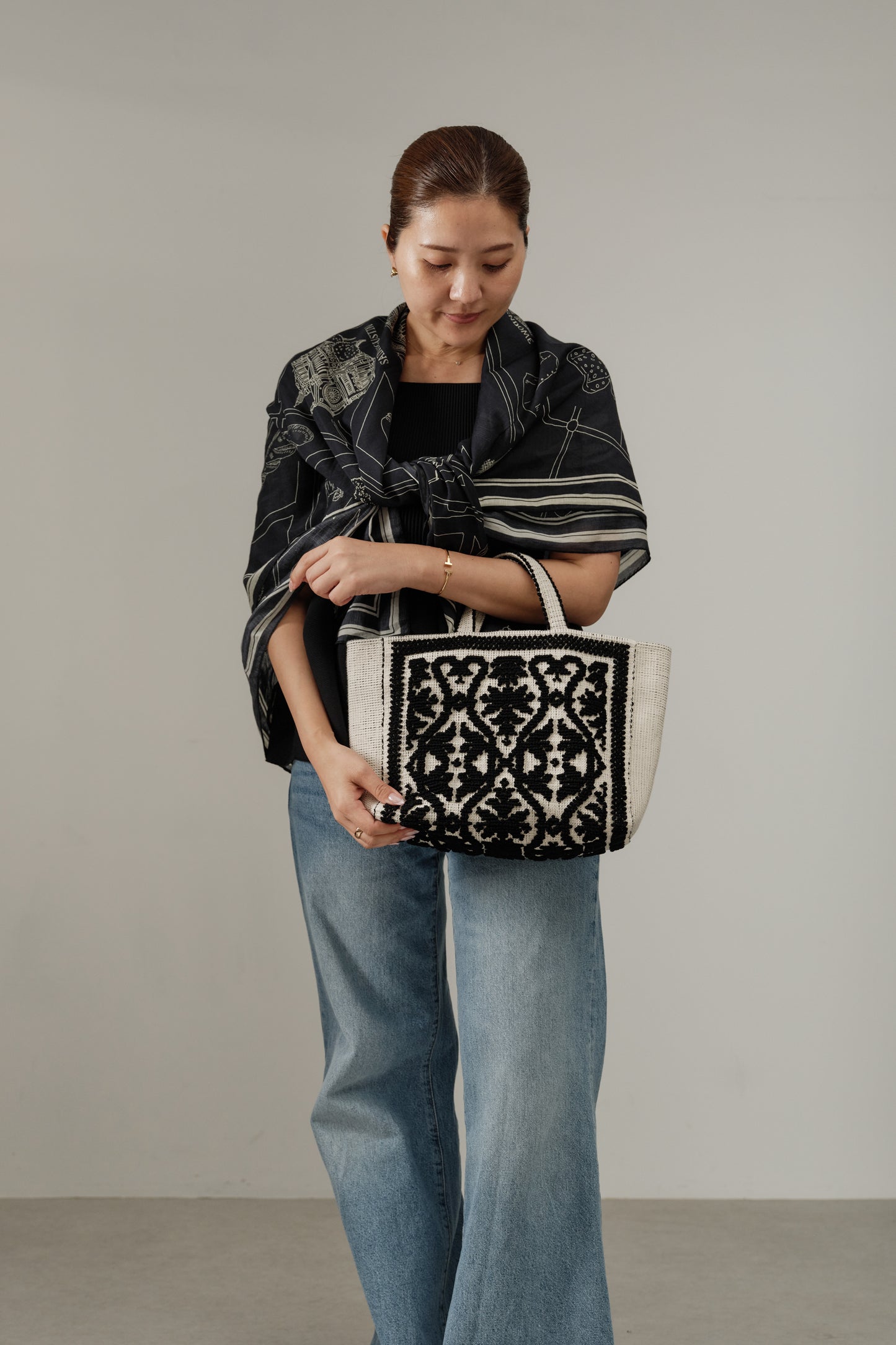 Tote Fiocco Leccese ネロ・ディ・セピア(黒) ミニトートバッグ
