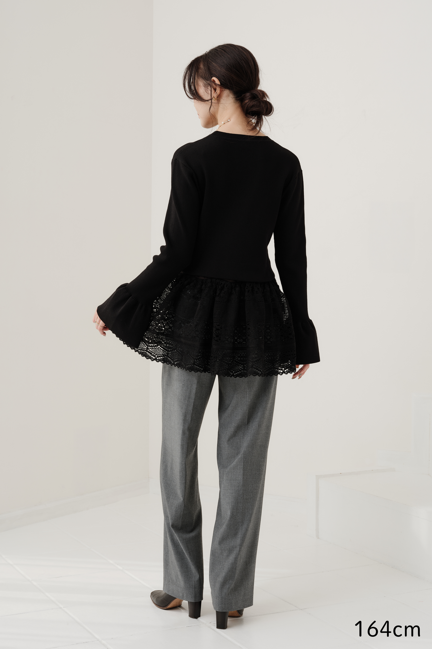 Pull en dentelle torsadée équestre Cadence Noir velouté  ブラック