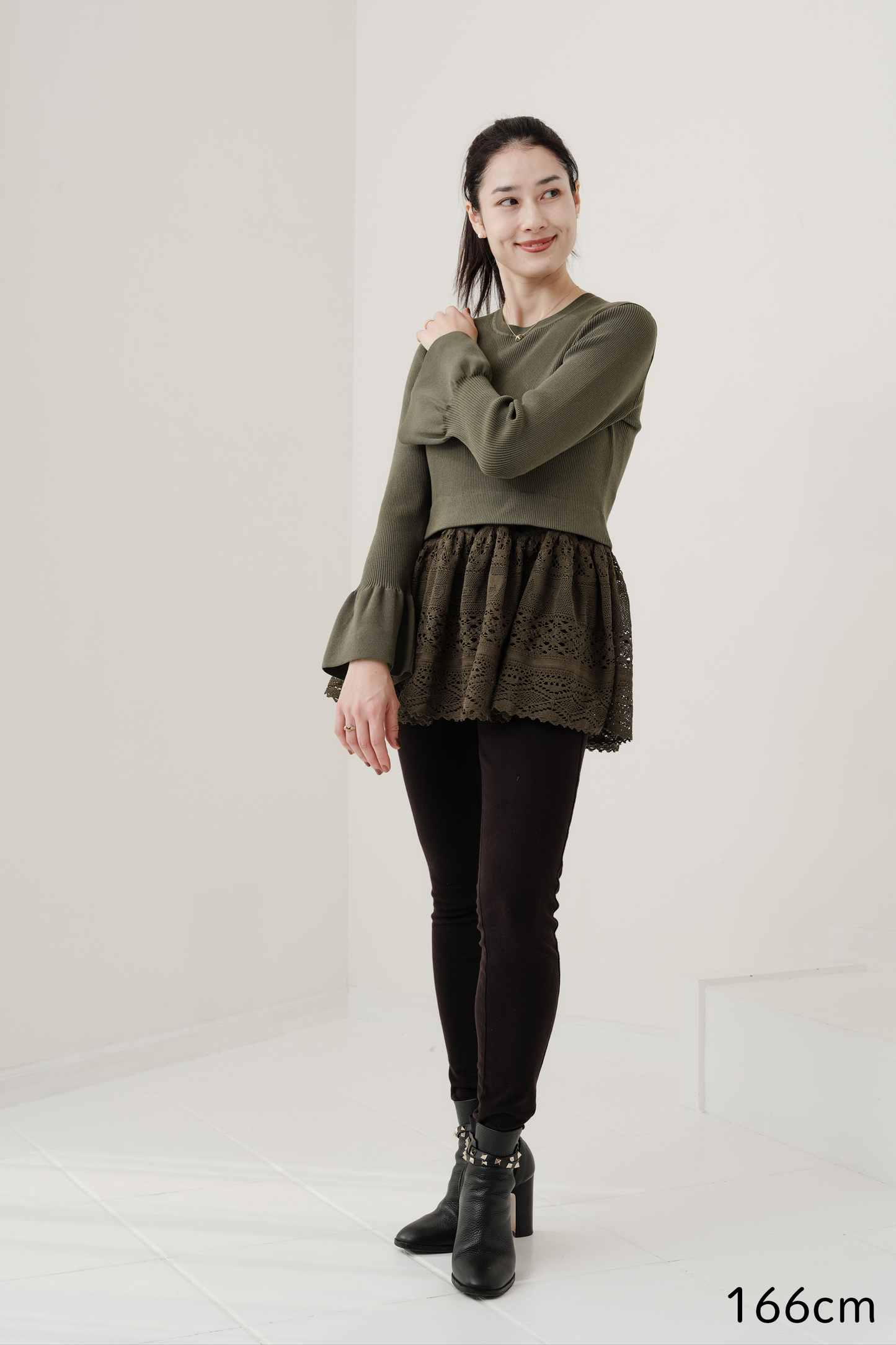 Pull en dentelle torsadée équestre Cadence Vert yomogi  カーキ