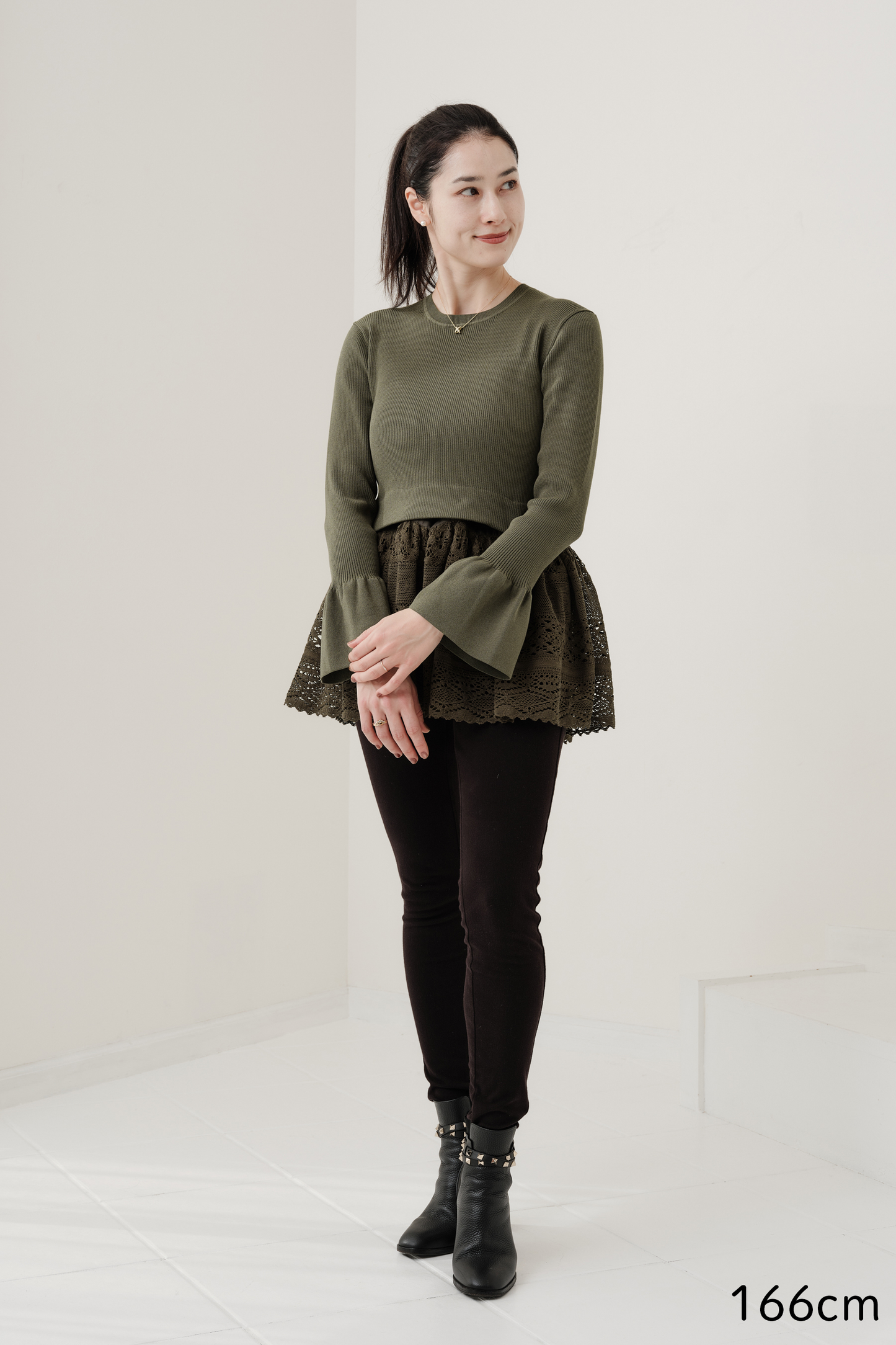 Pull en dentelle torsadée équestre Cadence Vert yomogi  カーキ