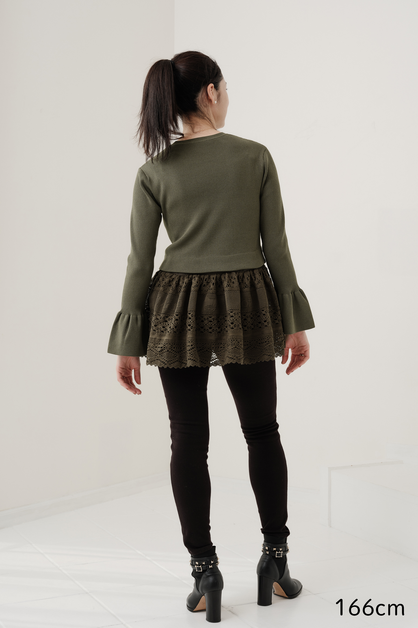 Pull en dentelle torsadée équestre Cadence Vert yomogi  カーキ