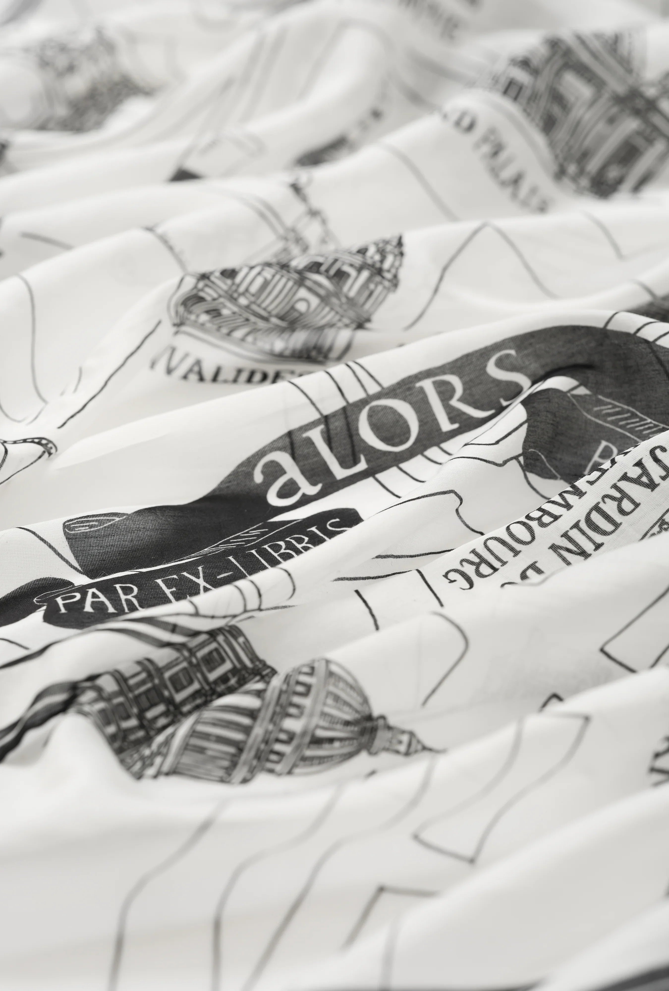 Foulard Ex-libris Paris x aLORS -une collaboration d'exception