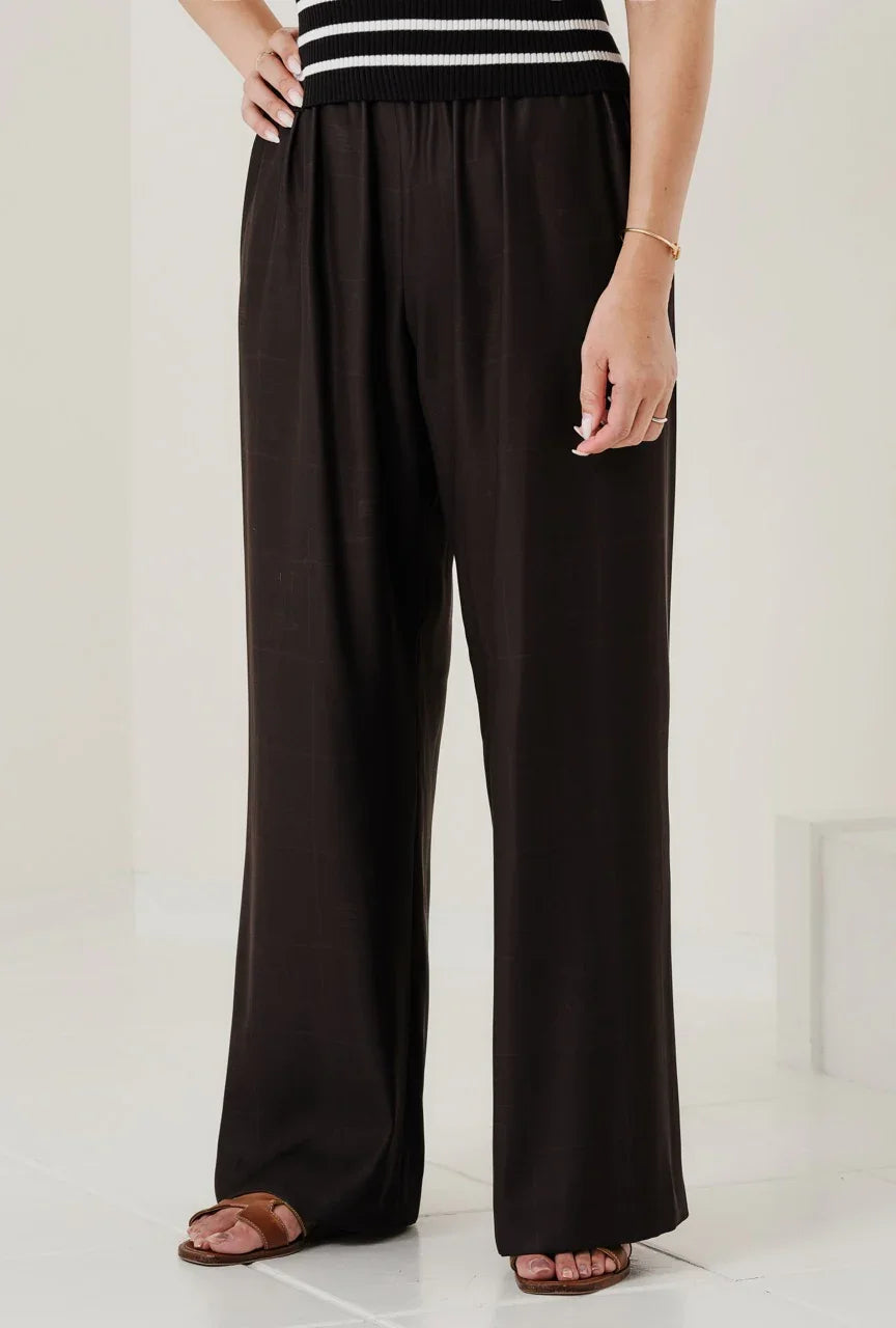 Pantalon décontracté "Astrifera" Chocolat noir 99% - aLORS online store