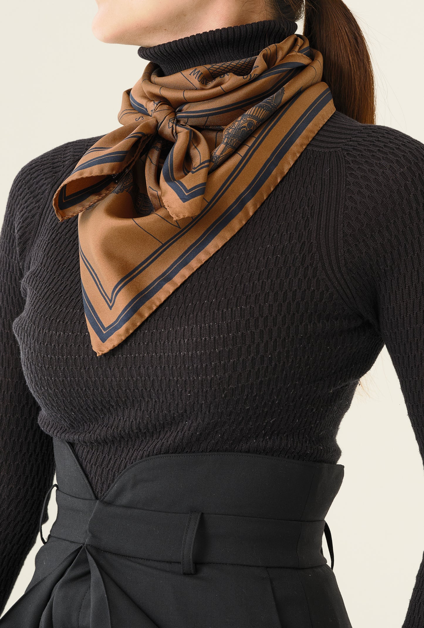 Foulard Ex-libris Paris x aLORS -une collaboration d’exception (キャメルx ネイビー) 90x90cm